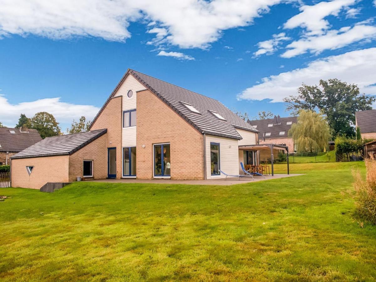 Splendid Villa In Sart Jalhay With Swimming Pool Nivezé Eksteriør bilde